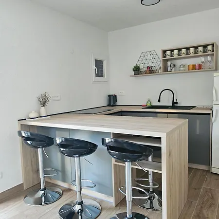 Batos Gostinjska kuća 3*