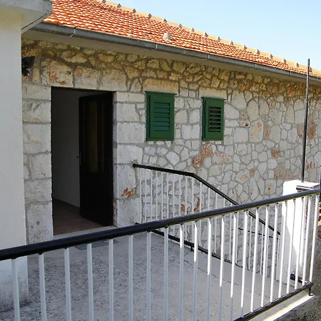 Πανσιόν Batos Zavala