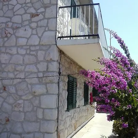 Gostinjska kuća Batos 3*