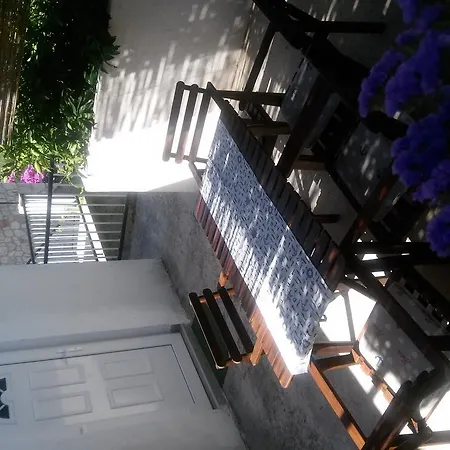 Guest house And Batos