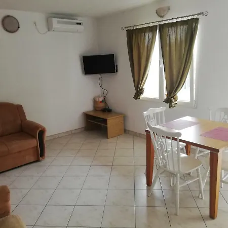 And Batos Guest house 3*