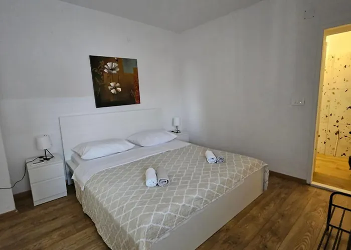 Batos Gostinjska kuća 3*