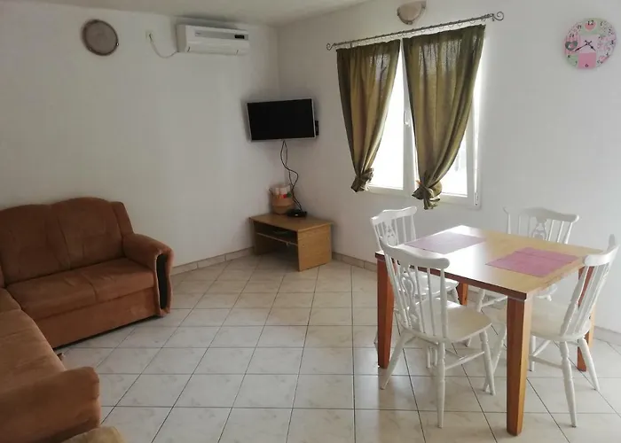 Batos Gostinjska kuća 3*