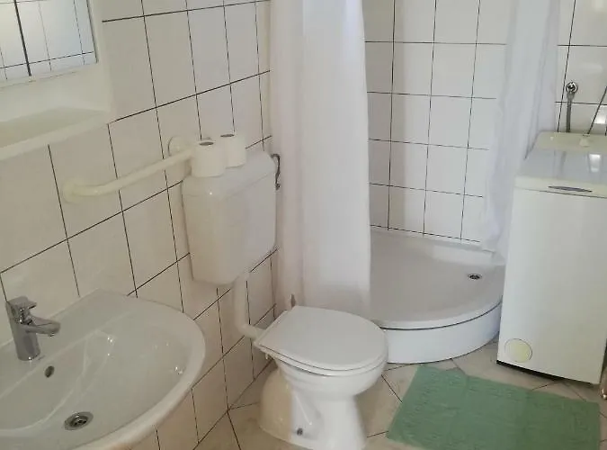 Batos Gostinjska kuća 3*