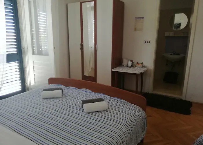 Gostinjska kuća Batos 3*